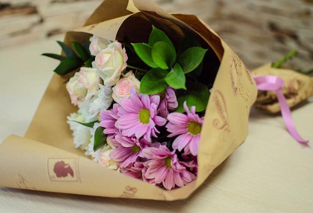 Букет цветов из: Розы и Хризантемы в Первомайке