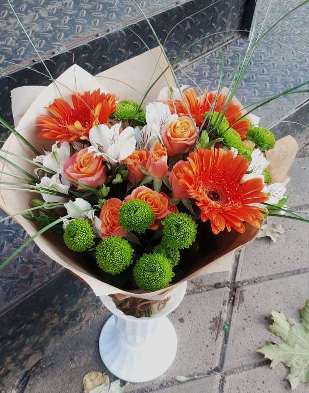 Букет цветов из: Герберы, Хризантемы, Альстромерии и Розы в Первомайке