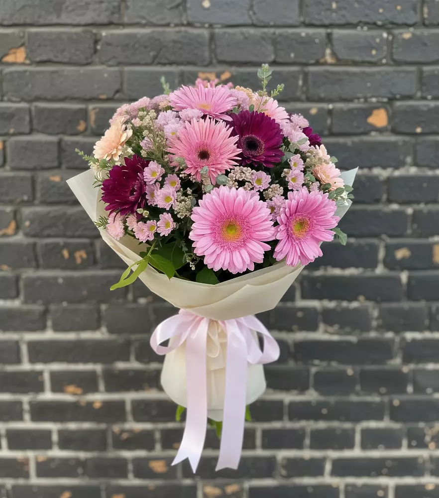 Букет цветов из: Герберы и Хризантемы в Первомайке