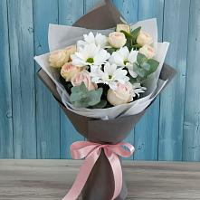 Букет цветов из:  Хризантемы и Розы в Первомайке