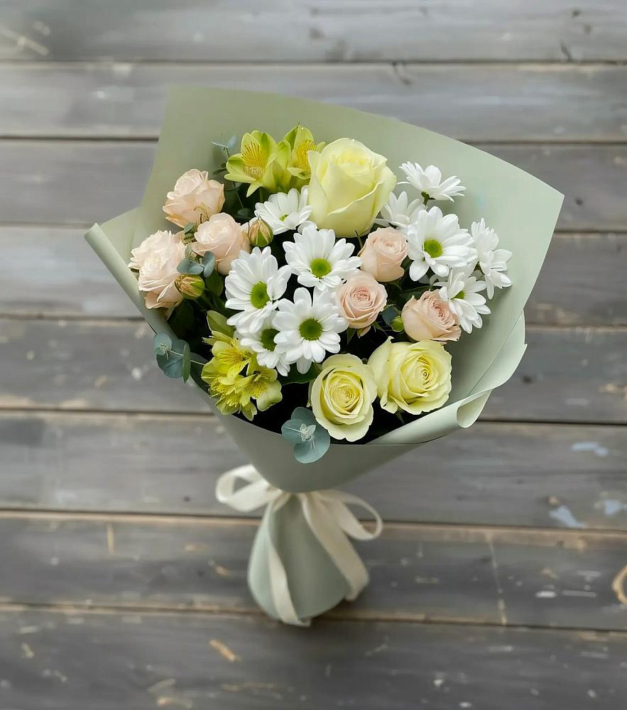 Букет цветов из: Альстромерии, Розы и Хризантемы в Первомайке