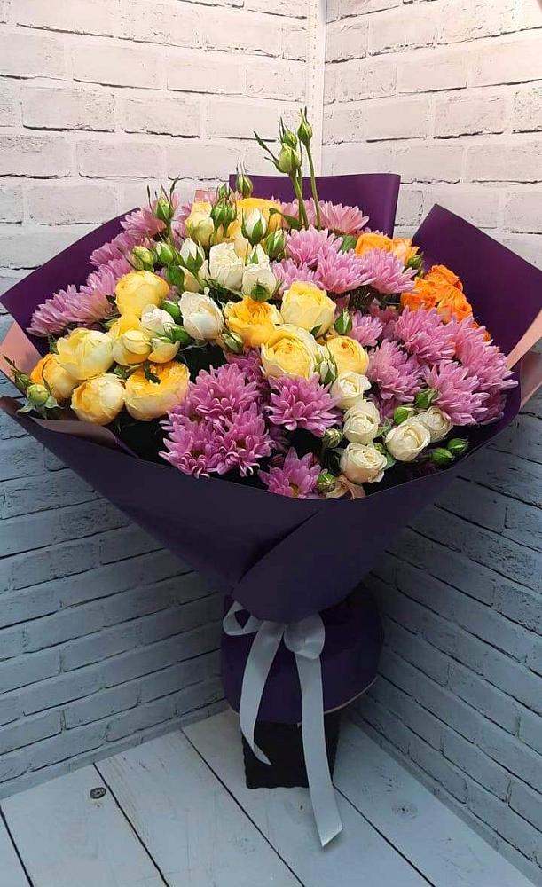 Букет цветов из: Хризантемы и Розы в Первомайке