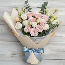 Букет цветов из:  Лизиантусы в Первомайке