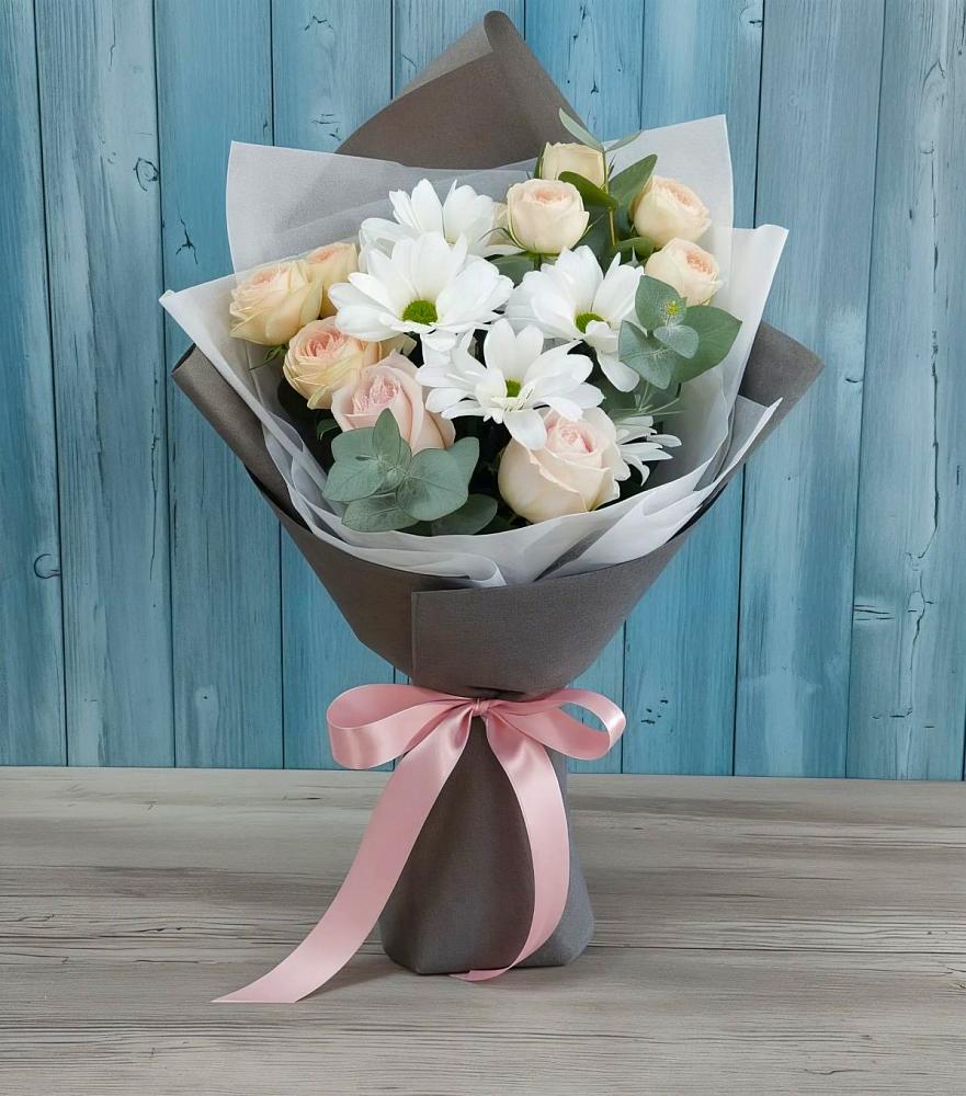 Букет цветов из: Хризантемы и Розы в Первомайке