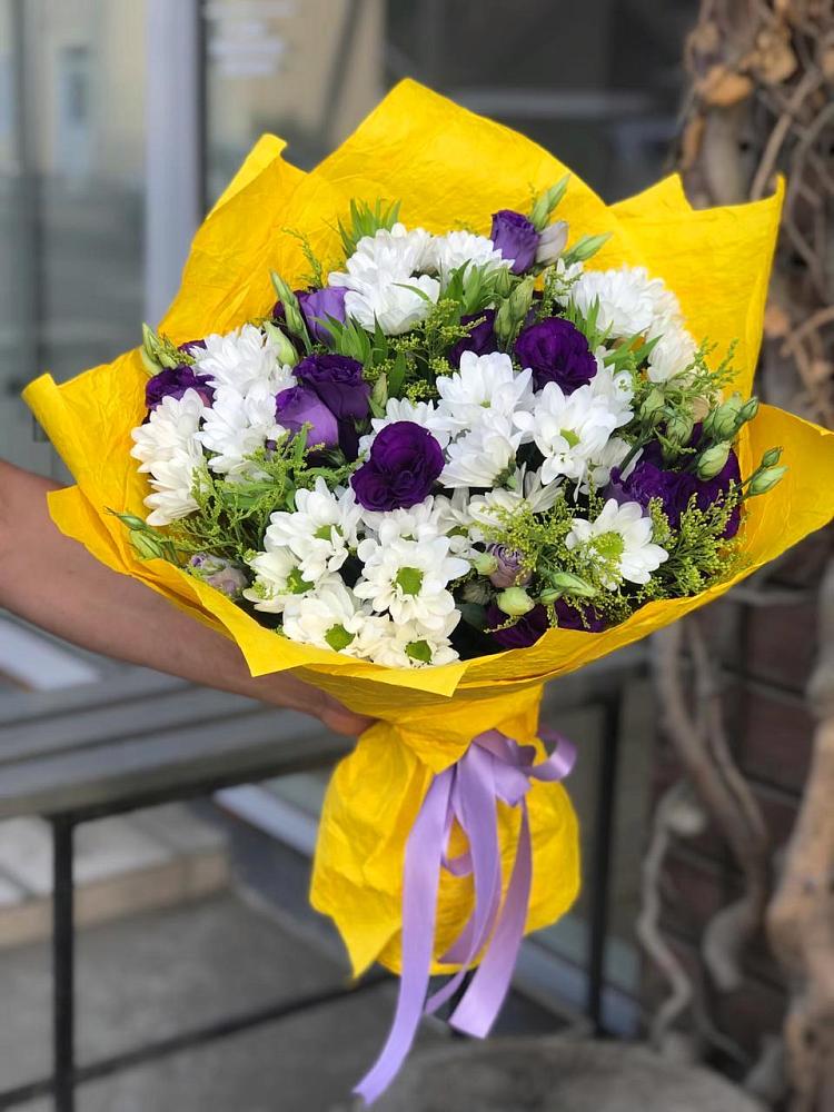Букет цветов из: Ирисы, Хризантемы и Ромашки в Первомайке