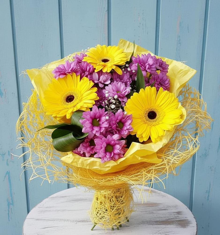 Букет цветов из: Хризантемы и Герберы в Первомайке
