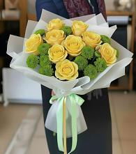 Букет цветов из:  Хризантемы и Розы в Первомайке