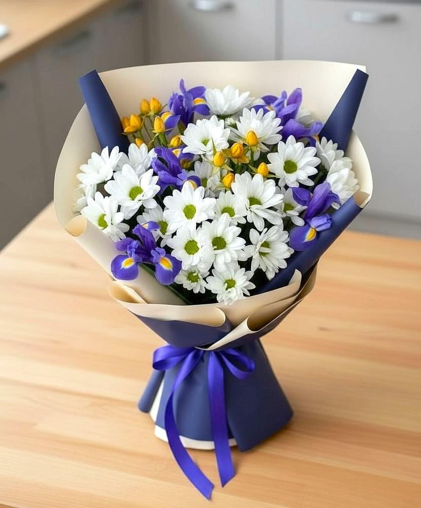Букет цветов из: Розы, Ирисы и Хризантемы в Первомайке