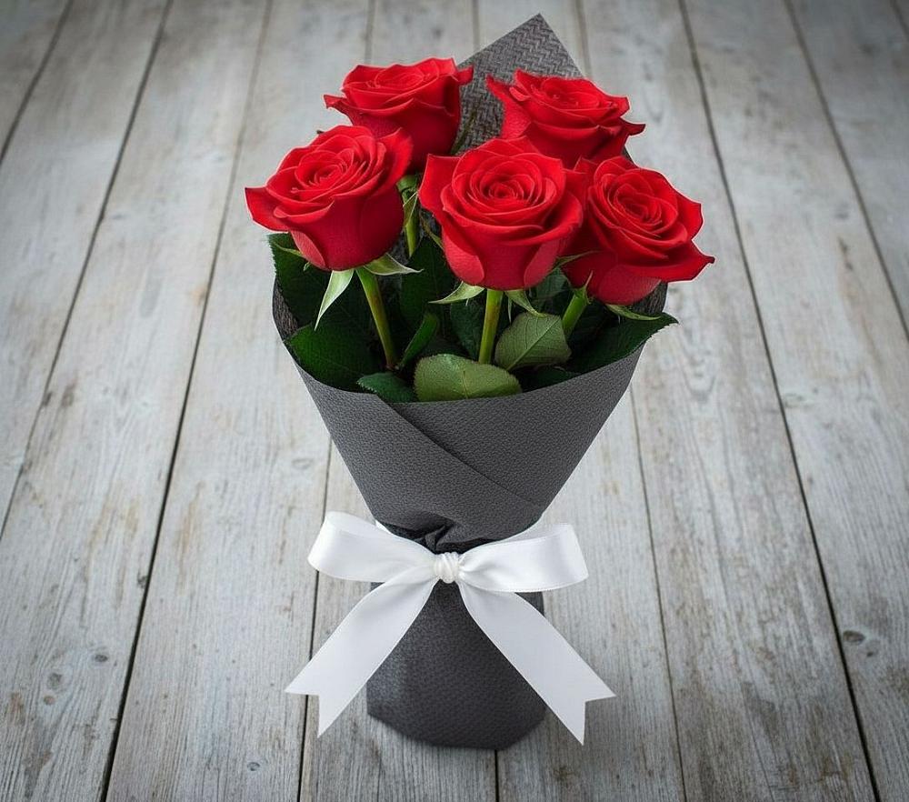Букет 5 Красных роз Эдлесс Лав в Первомайке