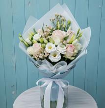 Букет цветов из:  Розы и Лизиантусы #REPLACE_PRED# Первомайке