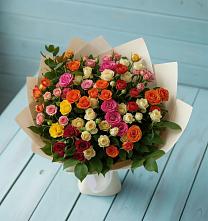Букет Микс из разноцветных кустовых роз в Первомайке