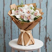 Букет цветов из:  Орхидеи и Розы в Первомайке