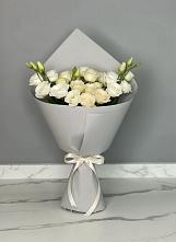 Букет цветов из:  Розы и Лизиантусы в Первомайке